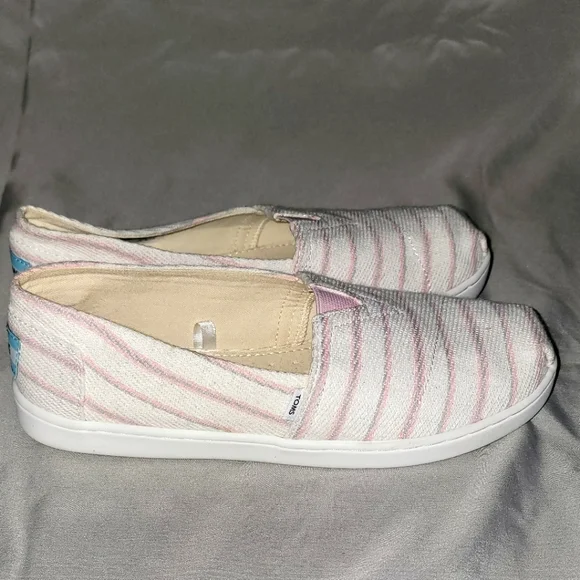 👧🏾💖👧🏾NWOB TOMS Girls Redondo Loafer Flats👧🏾💖👧🏾 - Picture 2 of 7